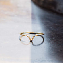 Load image into Gallery viewer, Soft V Ring
