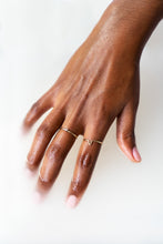 Load image into Gallery viewer, Soft V Ring